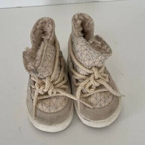 Zara Baby Cream Geometric Print Lace Up Fur Lined Booties • Size 3 (9-12M) 🗣